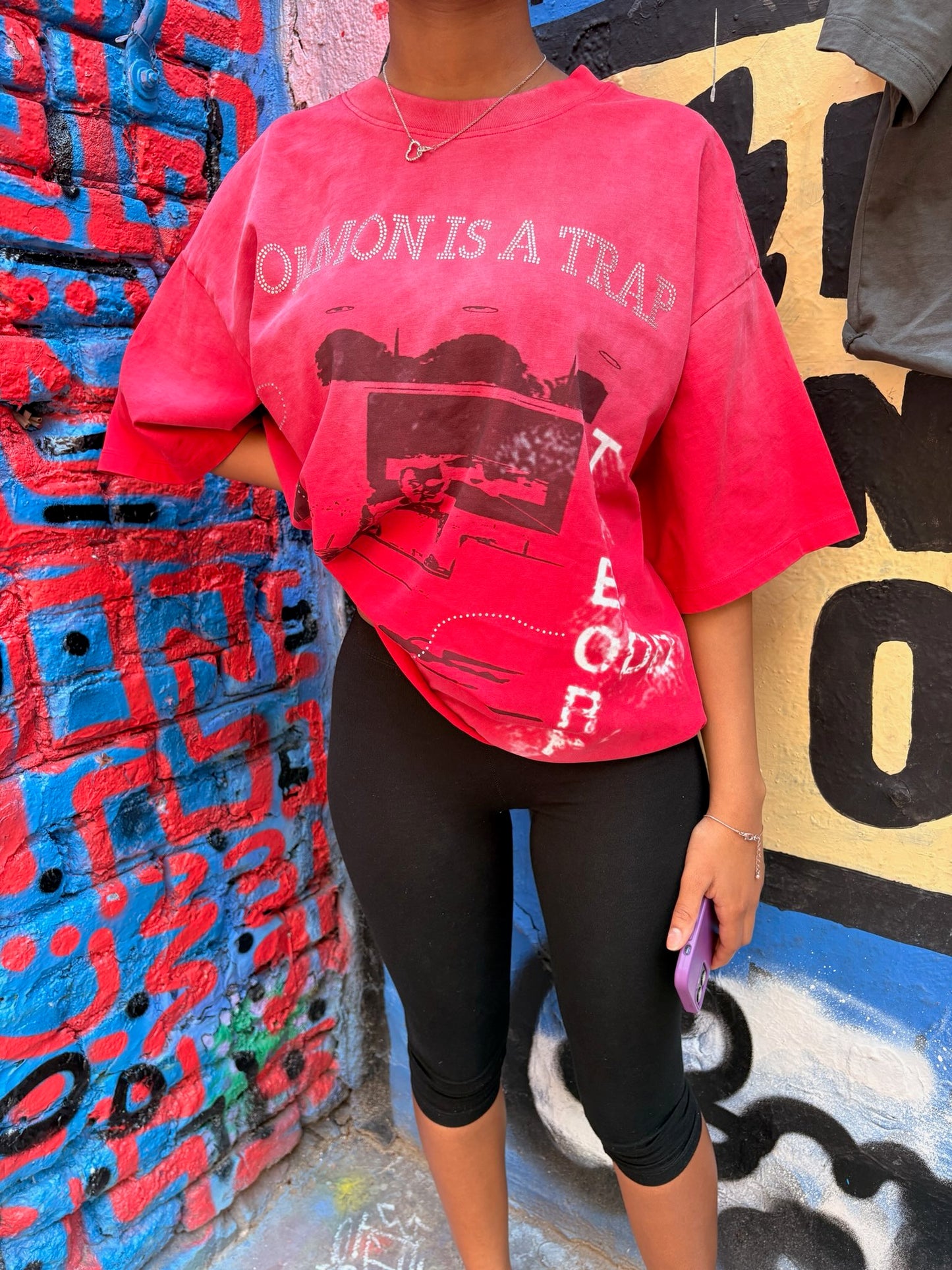 "COMMON IS A TRAP" Boxy Tee Red