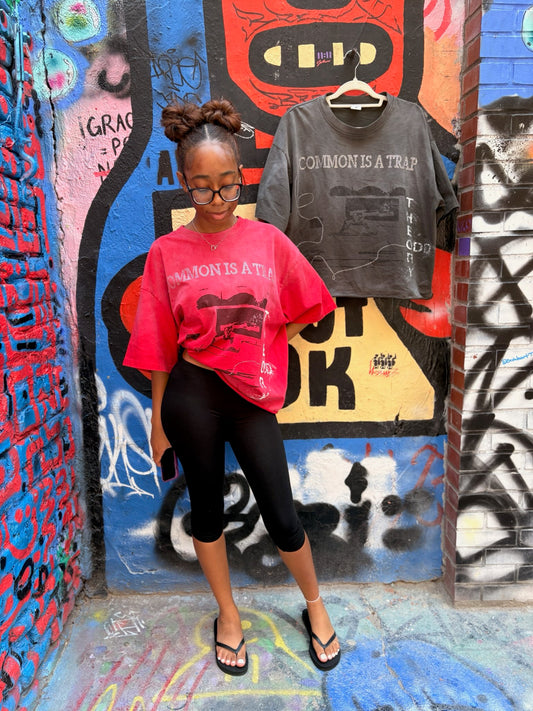 "COMMON IS A TRAP" Boxy Tee Red