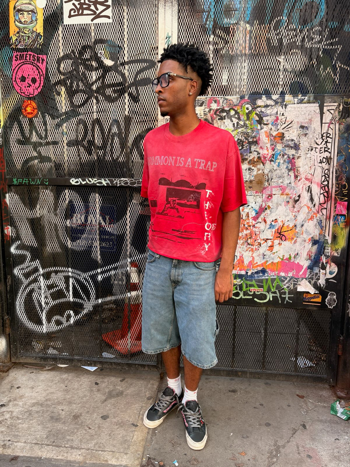 "COMMON IS A TRAP" Boxy Tee Red